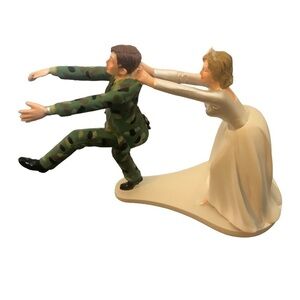 Wilton Wedding Cake Topper Camo Military Bride Groom Funny Novelty 4.5”HX5.5L